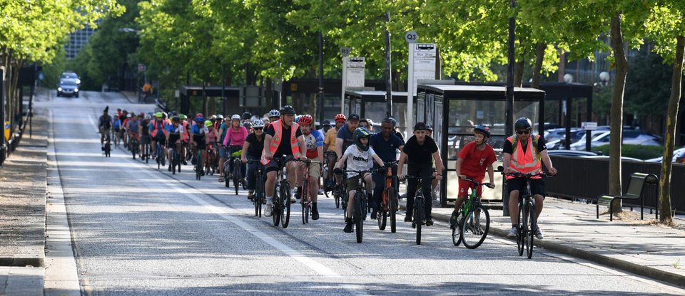 Mass of cyclists in central Milton Keynes