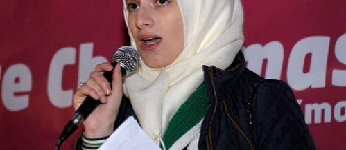 Razan public speaking at Refugees Welcome event